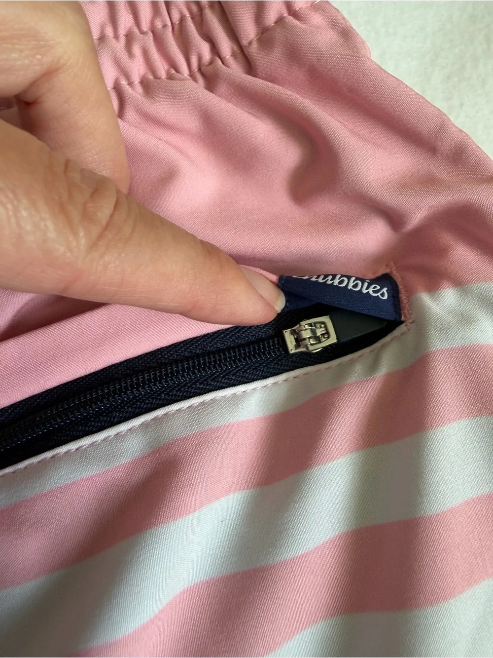 Chubbies On the Horizons Swim Trunks Men’s Large 7” Pink Aqua Striped Stretch